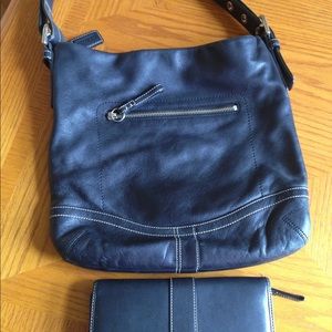 Coach leather bag w/wallet
